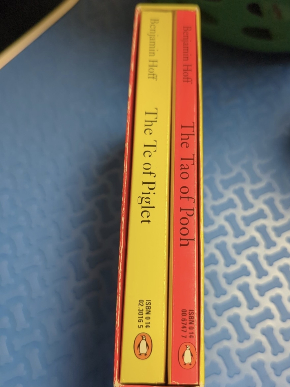 The Tao of Pooh & The Te of Piglet - Yellow & Red Penguin Mini Set